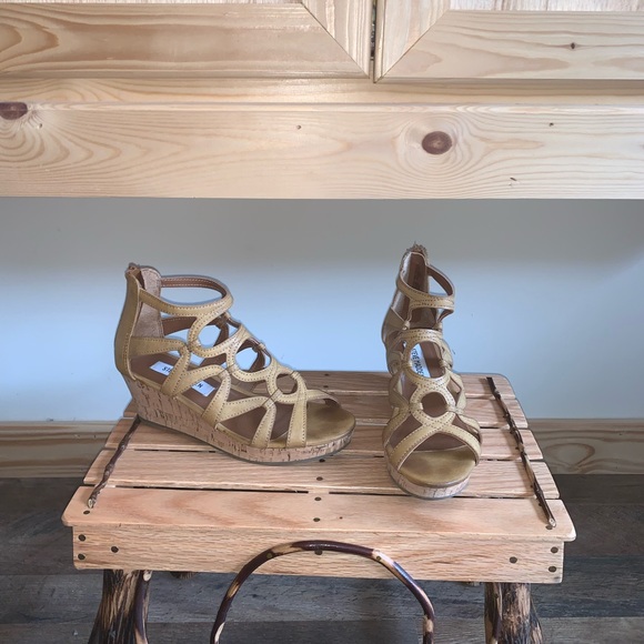 Steve Madden open toe bootie shoes size 6 - Picture 1 of 4